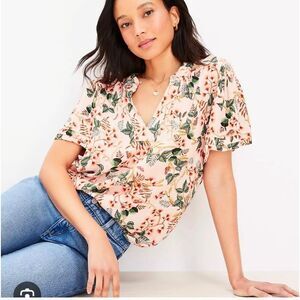 LOFT Butterfly Leaf Floral Pleat Cuff Top Size Small